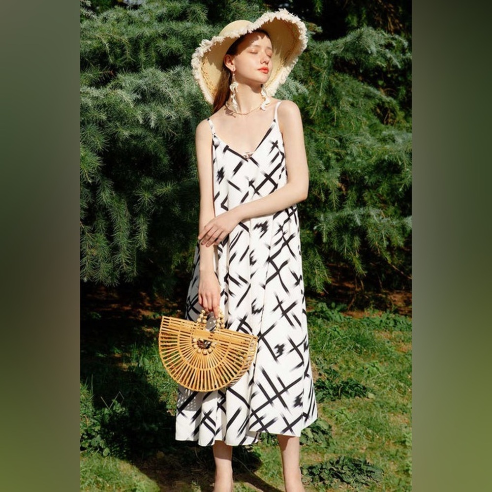 NWOT - Petite Studio Milani Dress Brush Print XXS